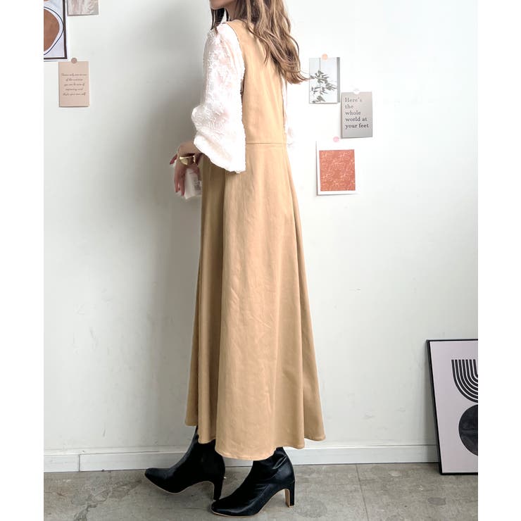 上品へ着こなす大人可愛さ。Vネックフレアワンピース[品番