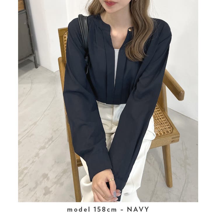 毎日のオフィスカジュアル楽しめる インナーレイヤー風ブラウス