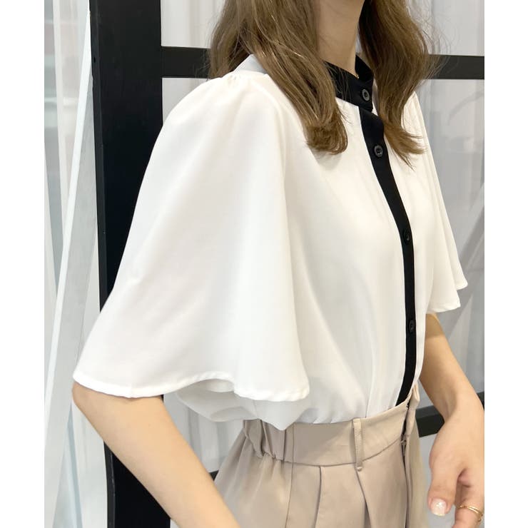 ふわっとした女性らしさ。フレアスリーブ半袖ブラウス[品番