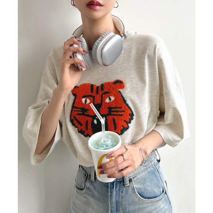 ABYSアビス コラボ》刺繍が目を惹く。トラ相良刺繍BIGTシャツ[品番