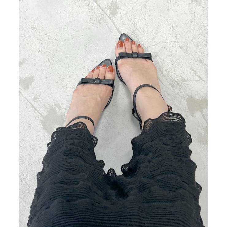 華奢な細リボンで旬のトレンド。細リボンストラップポインテッドトゥサンダル | futier land | 詳細画像15 