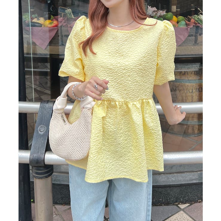 イエロー | ポコポコ立体的なふんわりシルエット♪ ふくれジャガードペプラムブラウス | futier land