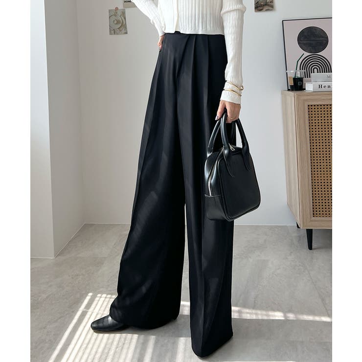 ベルトいらないモードなスタイル。 テープベルトタック