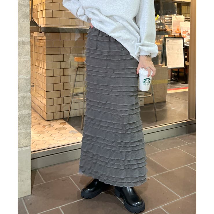 今っぽい小フリル＆のび～る快適さ。チビフリルタイトスカート