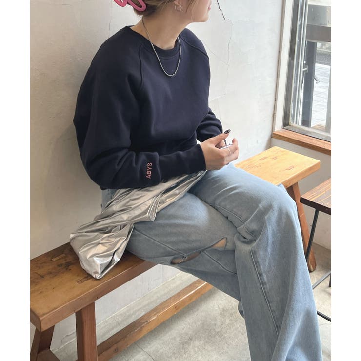 ABYS》着回し力抜群。ロゴ刺繍裏起毛ショート丈トレーナー[品番