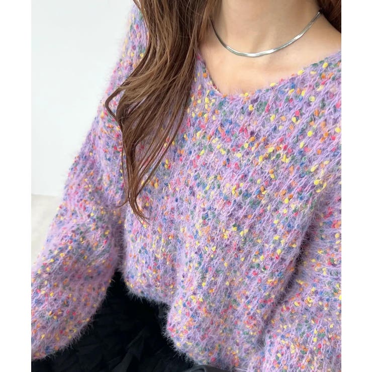 さりげないカラフルMIXが遊び心のVネックニットトップス[品番