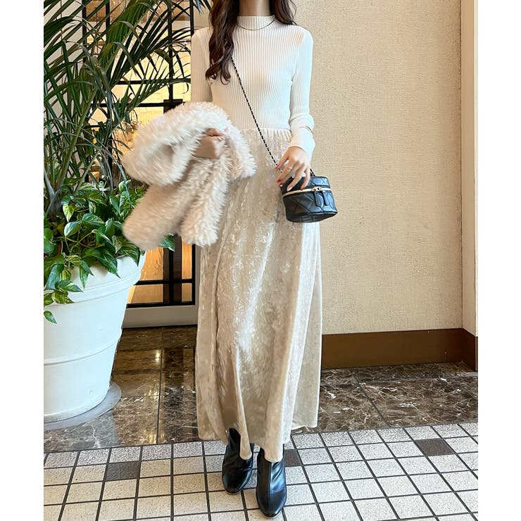 光沢感ある大人の上品。ベロアロングスカート[品番：FI000008665