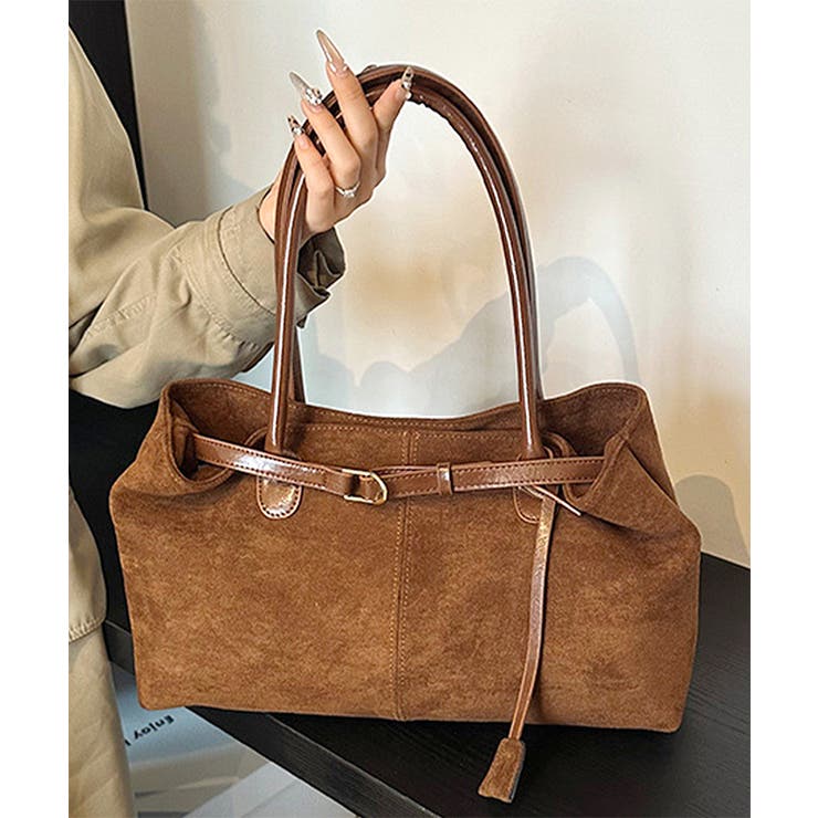 大人マテリアルの雰囲気。ベルトデザインスエード風バッグ[品番