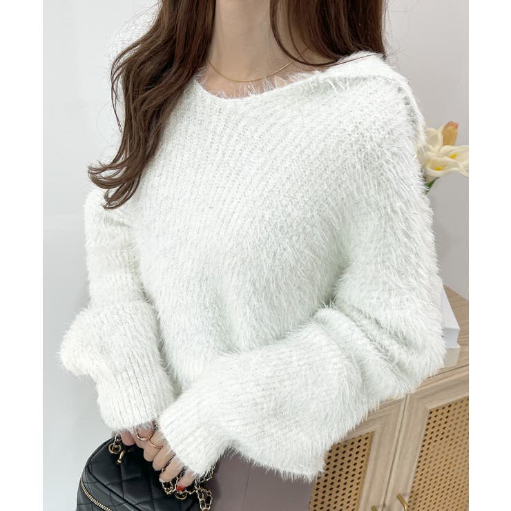 華やぐ大人スタイル。ラメシャギー襟付きVネックニットトップス[品番