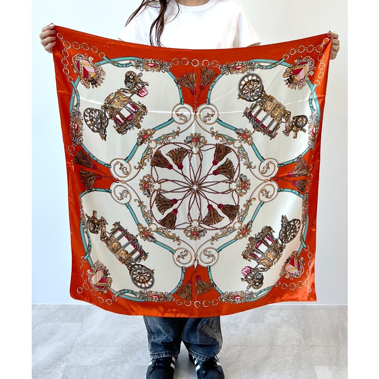 A | 上品さを纏う。シルクタッチ大判スカーフ | futier land