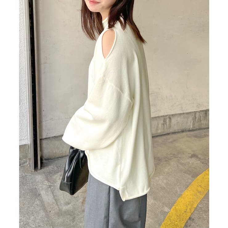 アイボリー | 肩開きデザインが目を惹く！ショルダーオープンニットカットソー | futier land