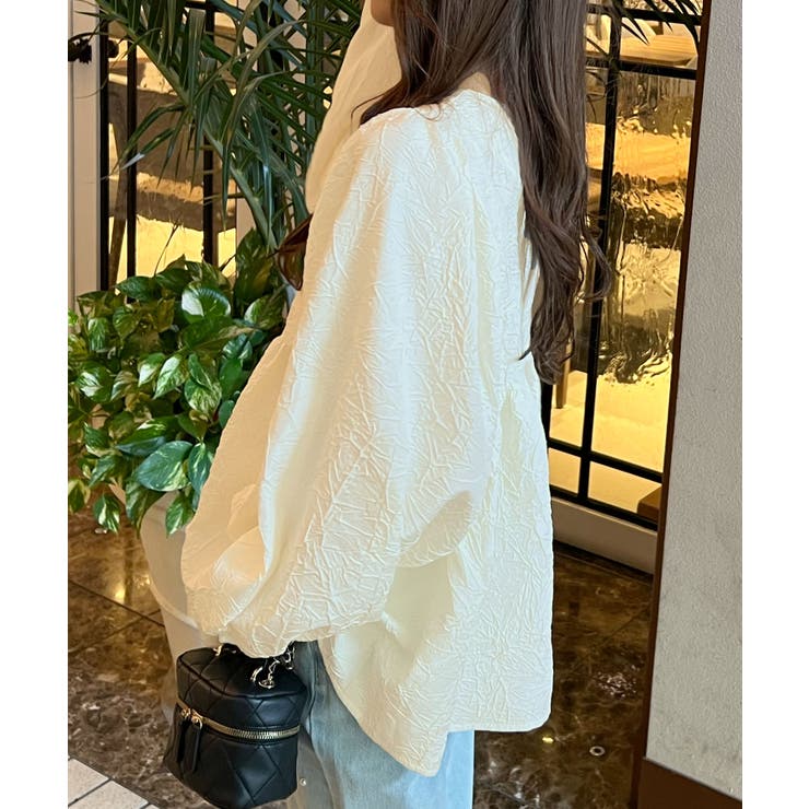 たっぷりのギャザーとボリューム袖が映える。バルーンスリーブチュニックブラウス | futier land | 詳細画像11 