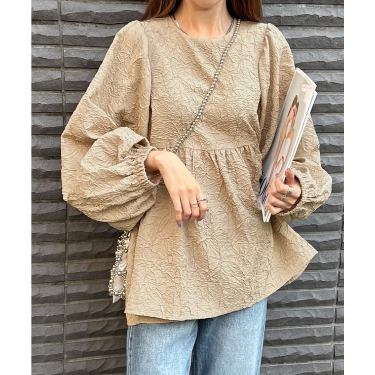 モカ | たっぷりのギャザーとボリューム袖が映える。バルーンスリーブチュニックブラウス | futier land