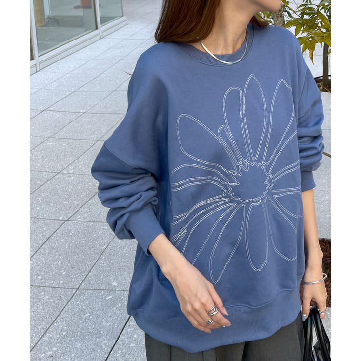 インパクトあるのにこなれた印象。BIGフラワー刺繍オーバー インパクトあるのにこなれた印象。BIGフラワー刺繍オーバー