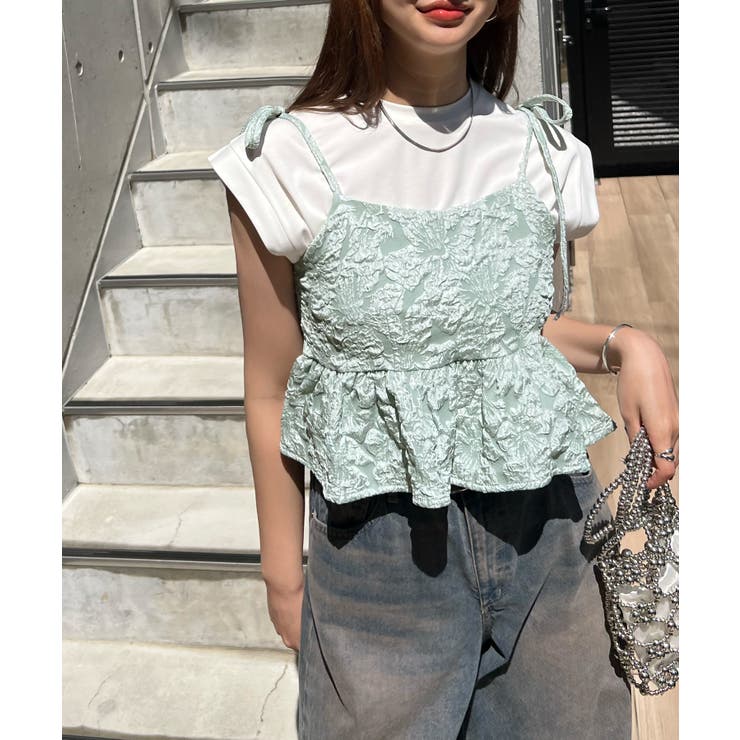 肩のリボンが映える。ジャガードフラワービスチェ[品番：FI000008923