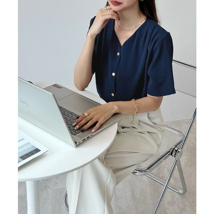【美品】エスカーダ Vネック半袖ブラウス 36 ビジュー ブラック ESCADA - 【美品】エスカーダ Vネック半袖ブラウス 36 ビジュー