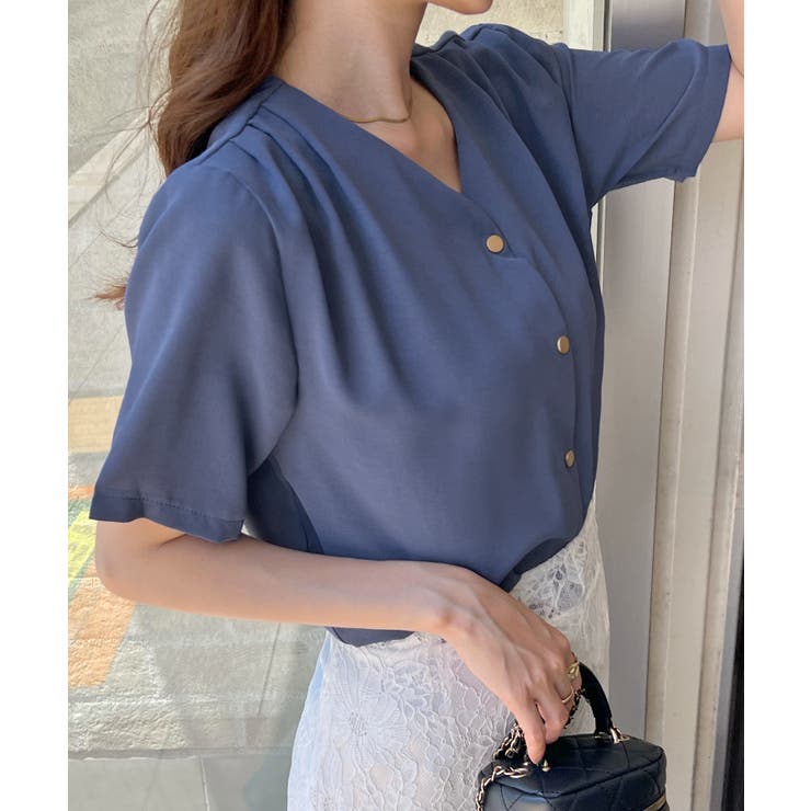 金ボタンで上品見える。ショルダータックVネック半袖ブラウス | futier land | 詳細画像23 