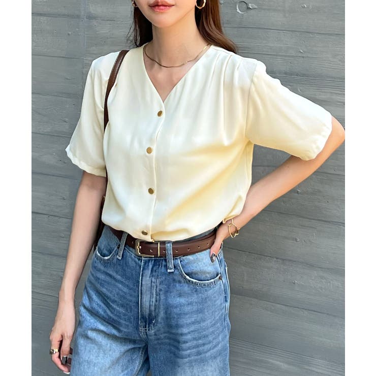 金ボタンで上品見える。ショルダータックVネック半袖ブラウス | futier land | 詳細画像15 