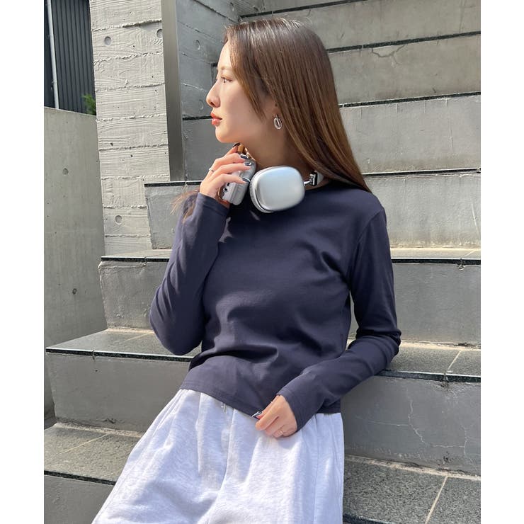 ネイビー(ロングver) | ワンポイントでさりげなく。ワンポイント刺繍クルーネックロンT | futier land