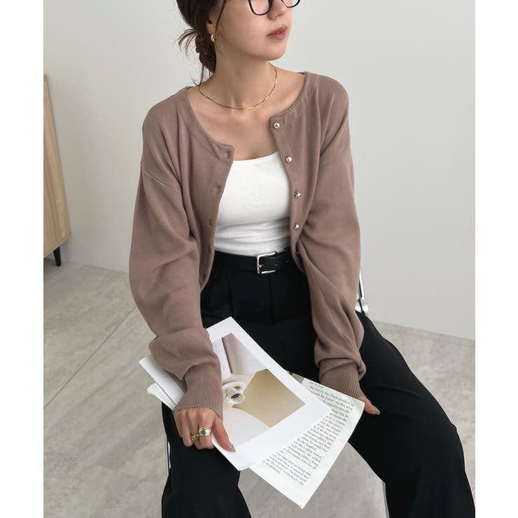 金ボタンが上品さが生まれる。ゴールドボタンラウンドネックニットカーディガン | futier land | 詳細画像30 