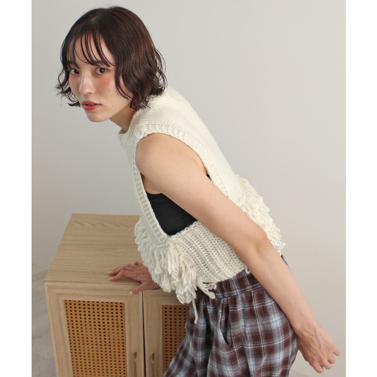 《ABYS》目を惹くコーデの主役！ローピングフリンジニットベスト | futier land | 詳細画像28 
