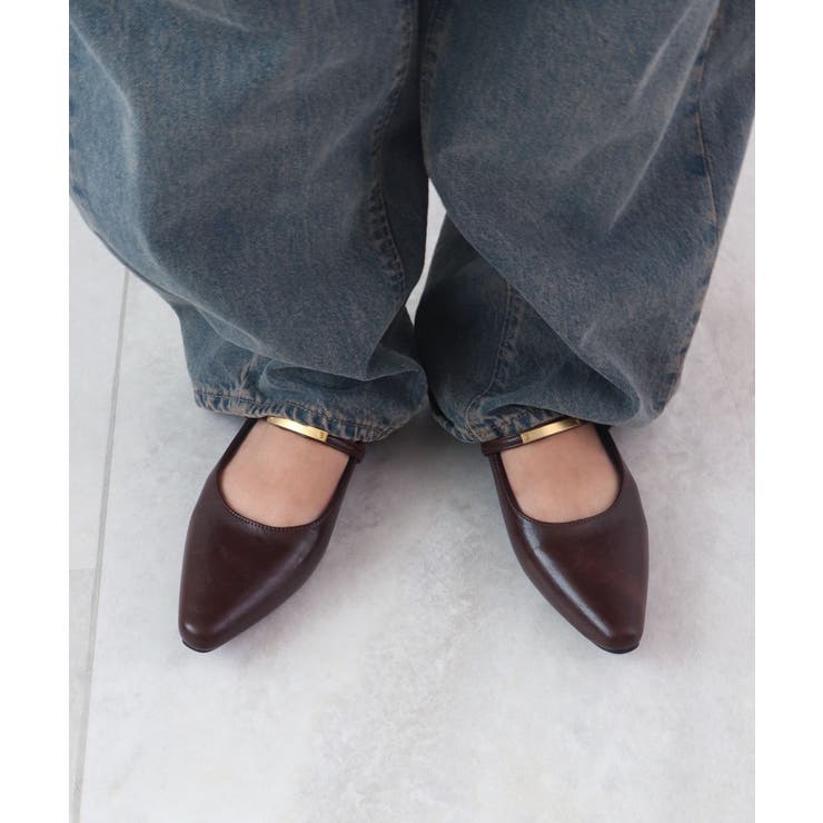 ひときわ輝く足元のワンポイント。メタルモチーフストラップパンプス | futier land | 詳細画像21 