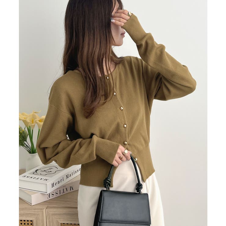 金ボタンが上品さが生まれる。ゴールドボタンラウンドネックニットカーディガン | futier land | 詳細画像13 