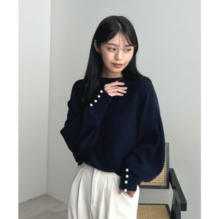 上品な大人のキレイめスタイル。袖口パールドルマンニット | futier land | 詳細画像31 