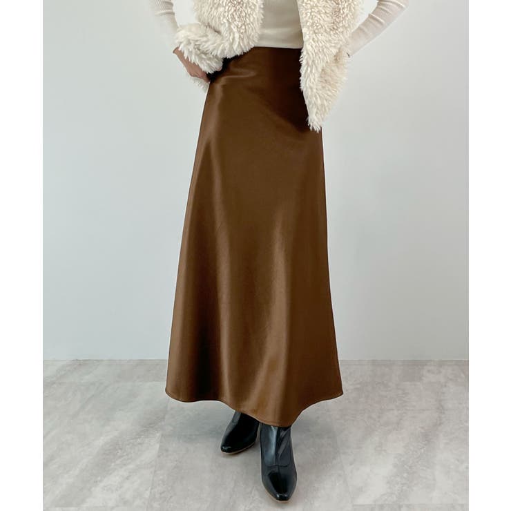 ブラウン | 上品なツヤで洗練スタイルに。厚地サテンスカート | futier land