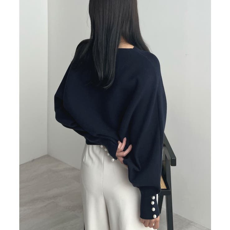 上品な大人のキレイめスタイル。袖口パールドルマンニット | futier land | 詳細画像29 