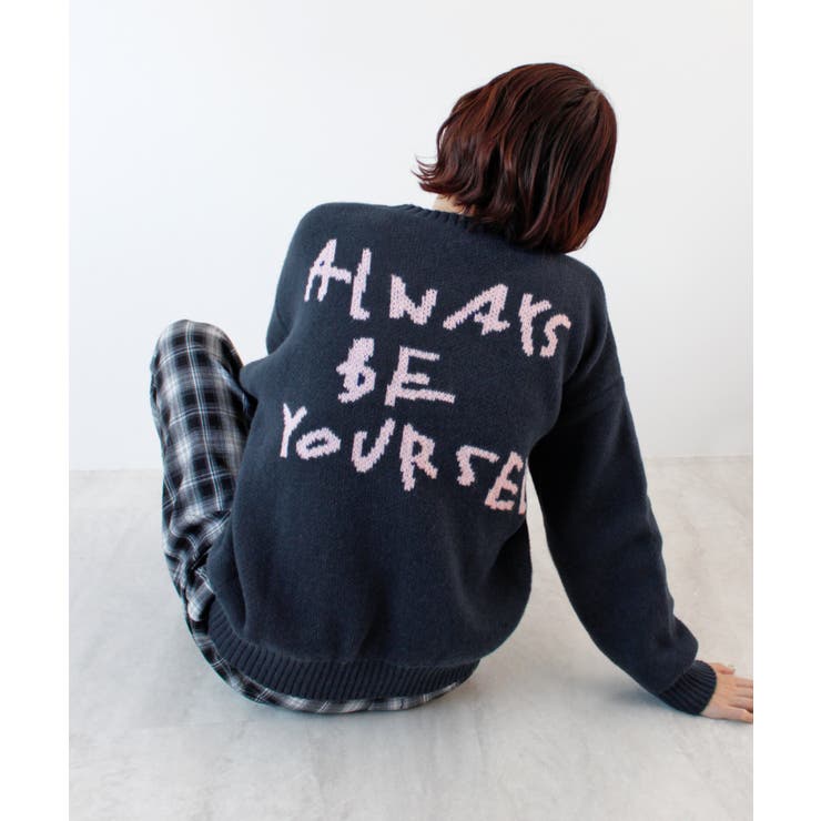 ネイビー | 《ABYS》後ろ姿も可愛く決まる。バックロゴニットトップス | futier land