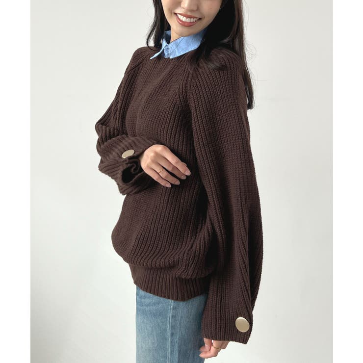 ブラウン | 上品溢れるアクセント。袖ボタンKNIT | futier land