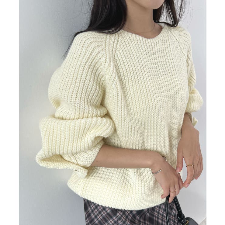 アイボリー | 上品溢れるアクセント。袖ボタンKNIT | futier land