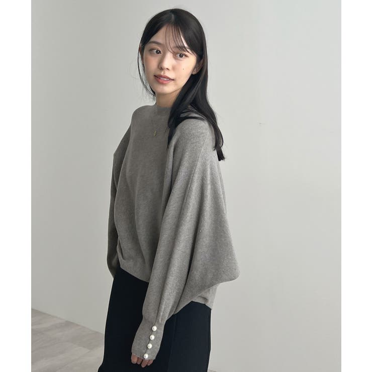 上品な大人のキレイめスタイル。袖口パールドルマンニット | futier land | 詳細画像17 