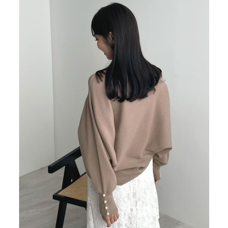 上品な大人のキレイめスタイル。袖口パールドルマンニット | futier land | 詳細画像22 