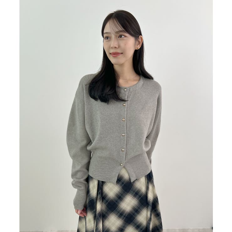 金ボタンが上品さが生まれる。ゴールドボタンラウンドネックニットカーディガン | futier land | 詳細画像44 