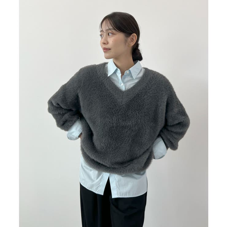 チャコールグレー | フワフワ抜け感あるVネック。モヘアタッチ裾リブシャギーニット | futier land