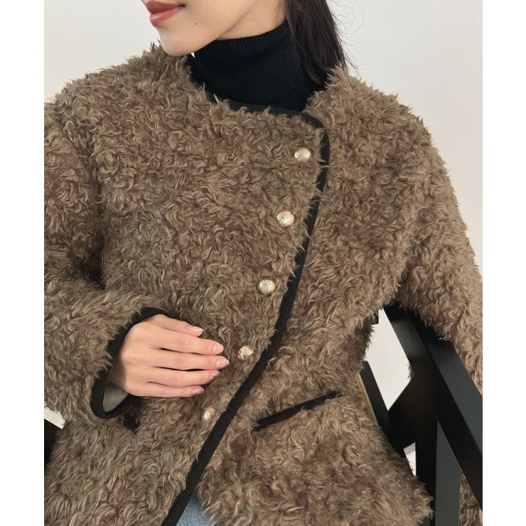 ふんわり大人かわいい。配色パイピングノーカラーボアコート | futier land | 詳細画像11 