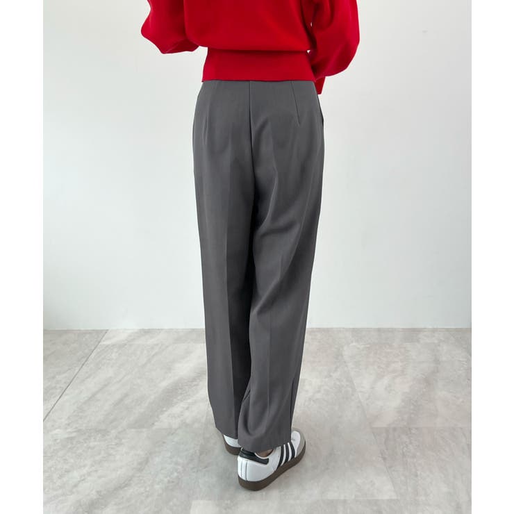 脚長効果抜群の美脚ライン。センタータックテーパードパンツ | futier land | 詳細画像25 