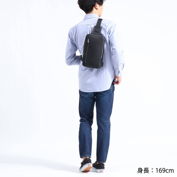 LACOSTE ボディバッグ ブラック セール】 NEOCROC ボディバッグ （メッセンジャーバッグ
