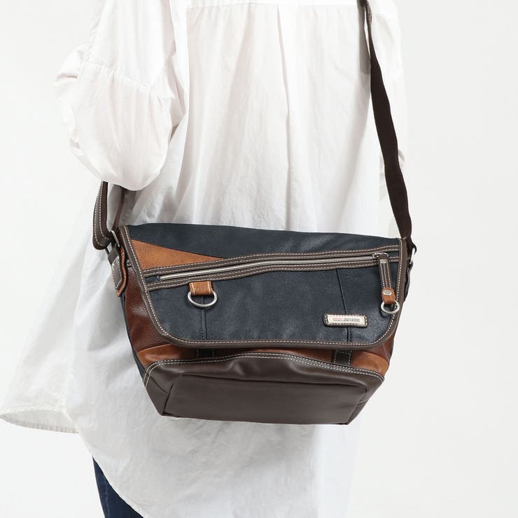 ネイビー | ムスタッシュ ショルダーバッグ MOUSTACHE | ギャレリア Bag＆Luggage