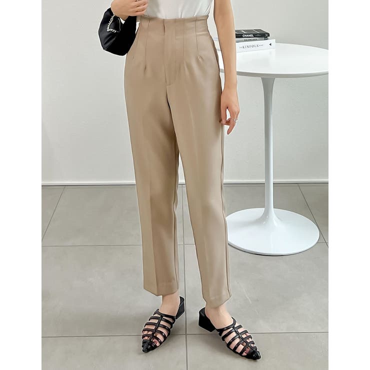 りょう　【新品未使用品】23区　テーパードパンツ りょう 【新品未使用品】23区 テーパードパンツ 2025年最新