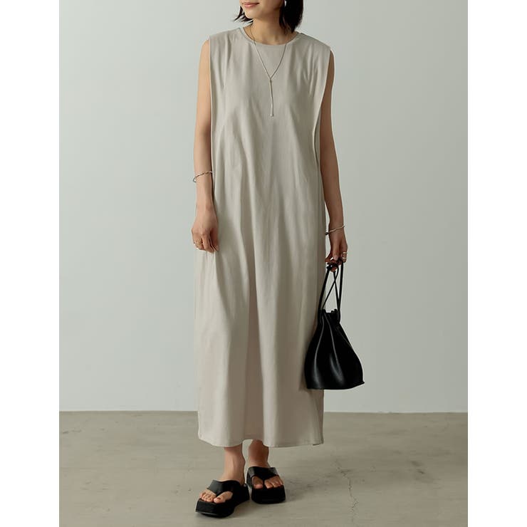 ライトベージュ(004) | シンプルながらも洗練された印象に USAコットンショルダータックマキシワンピース | Re:EDIT