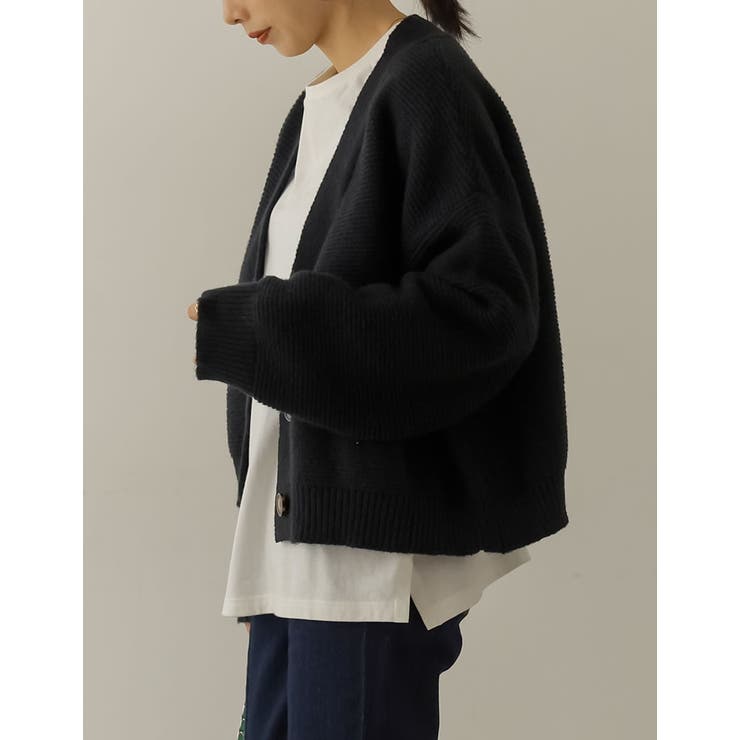 ふんわりとした着心地が魅力のニットカーディガン モヘアタッチカラー