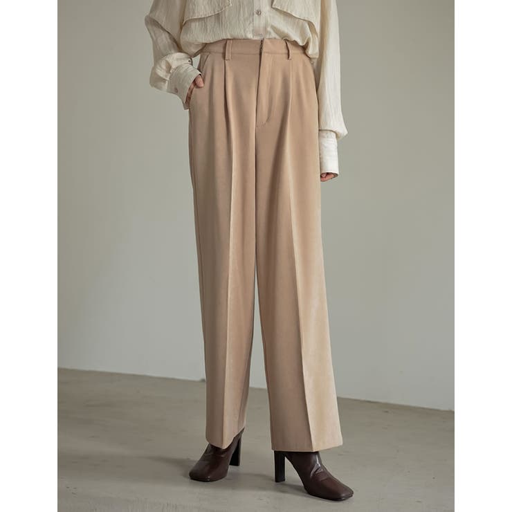 ベージュ(004) | コーデを新鮮に見せてくれるストレートパンツ ピーチサテンタックストレートパンツ | Re:EDIT