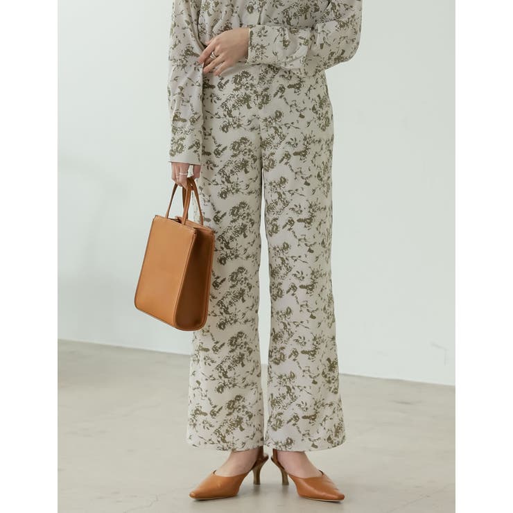 アイボリー(003) | ニュアンス感のある花柄で洗練された印象に [低身長サイズ有]ヴィンテージフラワー… | Re:EDIT