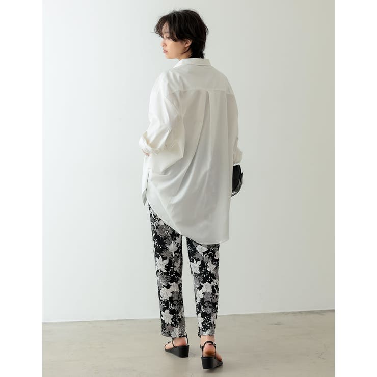 【新品・タグ付き】shéller シェリエ パンツ テーパード 花柄 総柄 新品・タグ付き】shéller シェリエ パンツ テーパード 花柄 総柄