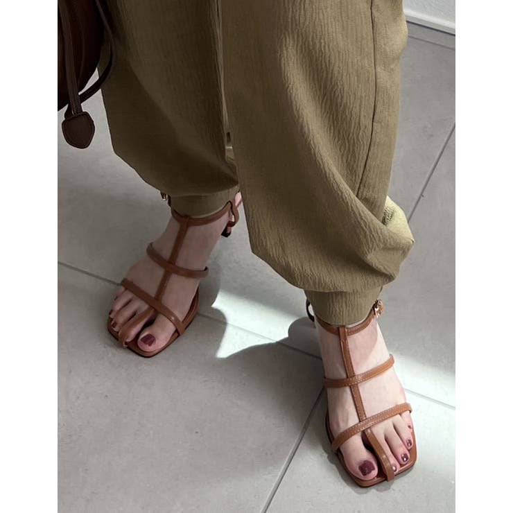 縦のベルトデザインで美脚見せも叶える 細ストラップミュールサンダル シューズ | Re:EDIT | 詳細画像37 