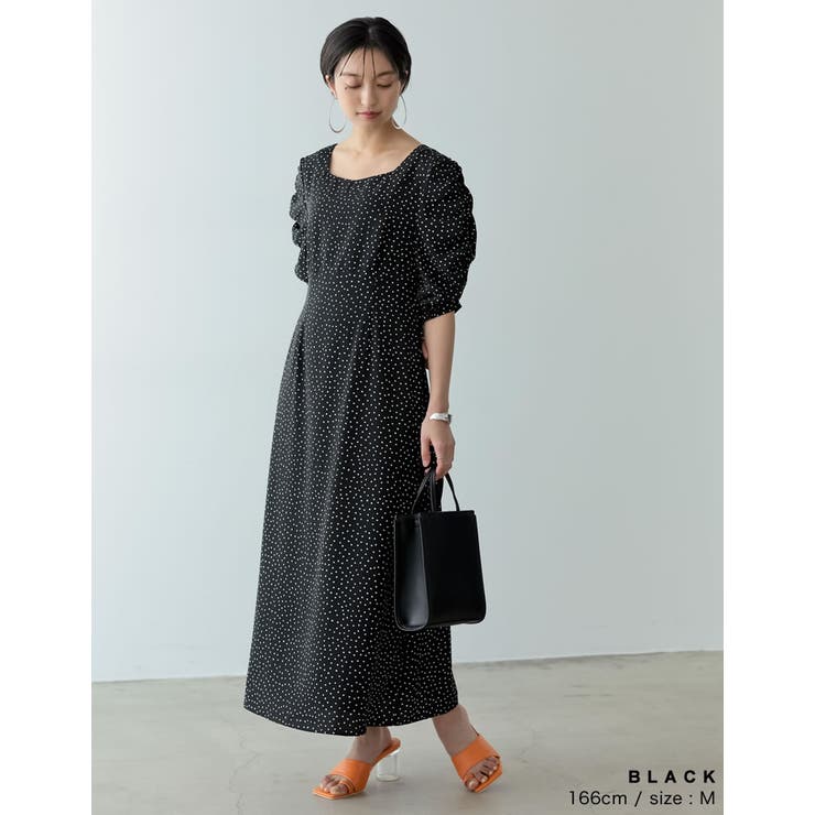 1枚でコーデが完成する美シルエットワンピース ドット柄ギャザースリーブワンピース | Re:EDIT | 詳細画像12 