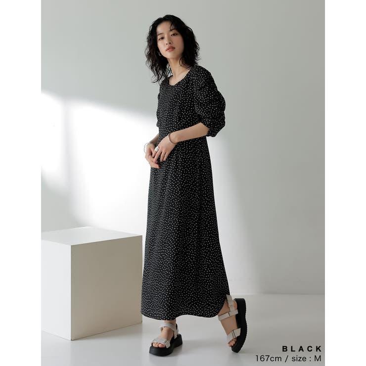 1枚でコーデが完成する美シルエットワンピース ドット柄ギャザースリーブワンピース | Re:EDIT | 詳細画像6 